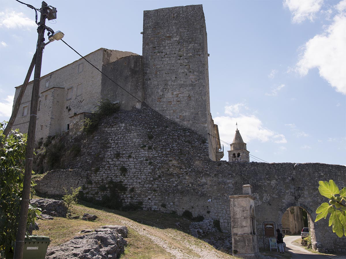 Burg und Stadttor